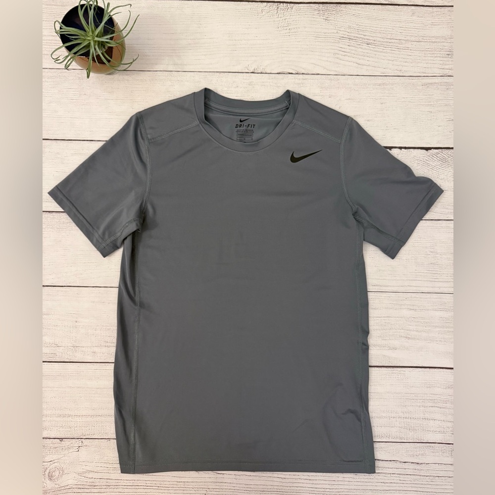 🌾 NIKE Dri-fit T-shirt